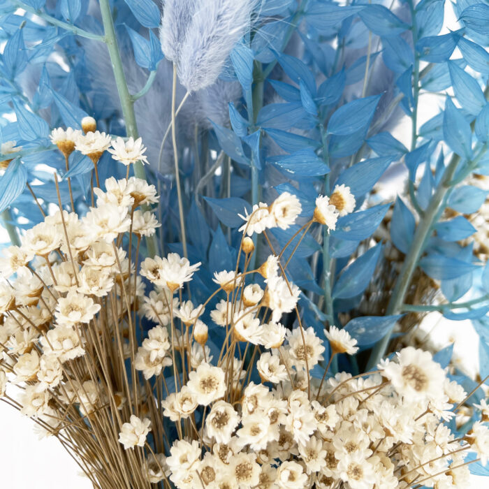 Bouquet di Laugurus Blu Glizia e Ruscus Celeste